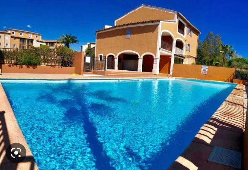 2 Bedrooms, 15 Min Walk To Beach, Ac, Pool & Fiber Internet In A Quiet, Private Gated Domain 5Kms To St Tropez Cogolin Bagian luar foto
